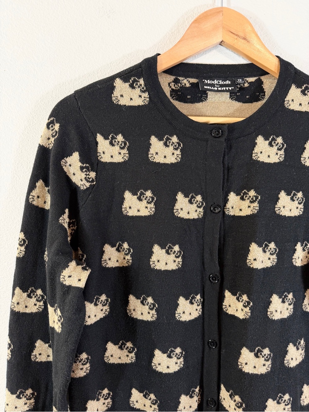 ModCloth x Hello Kitty Kawaii Icon Cardigan Size 1X Black Metallic Gold Logo - Picture 3 of 11
